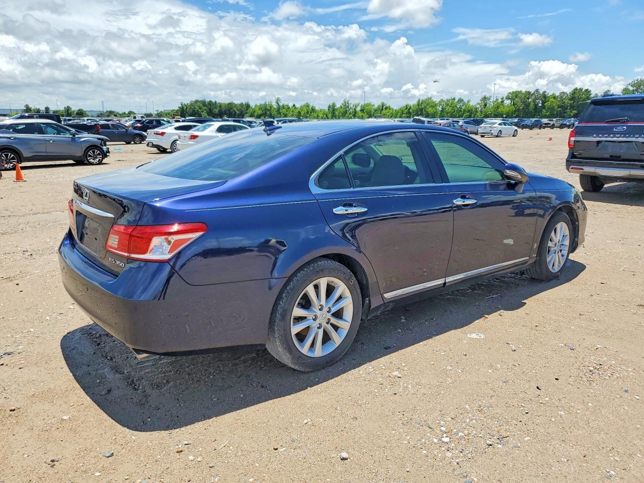 2011 Lexus Es 350 - Image 3