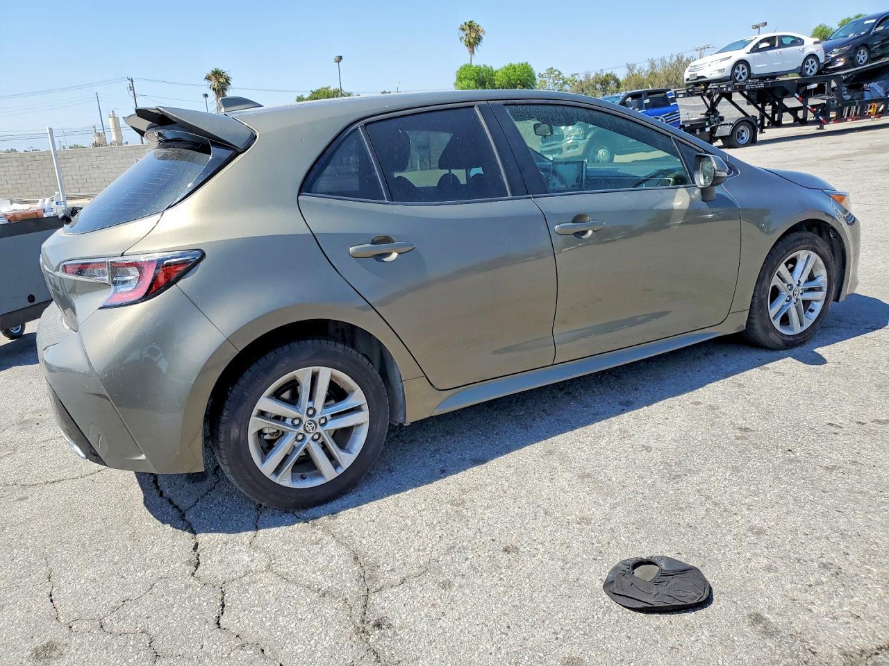 2020 Toyota Corolla Hatchback Se - Фото 3