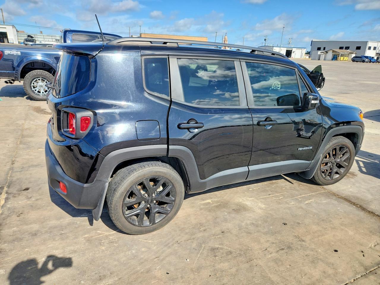 2018 Jeep Renegade Latitude - Фото 3
