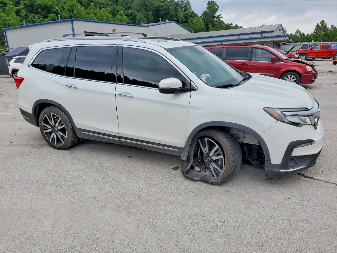 2022 Honda Pilot Touring - Image 4