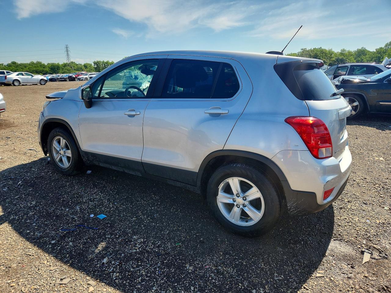 2020 Chevrolet Trax Ls - Фото 2