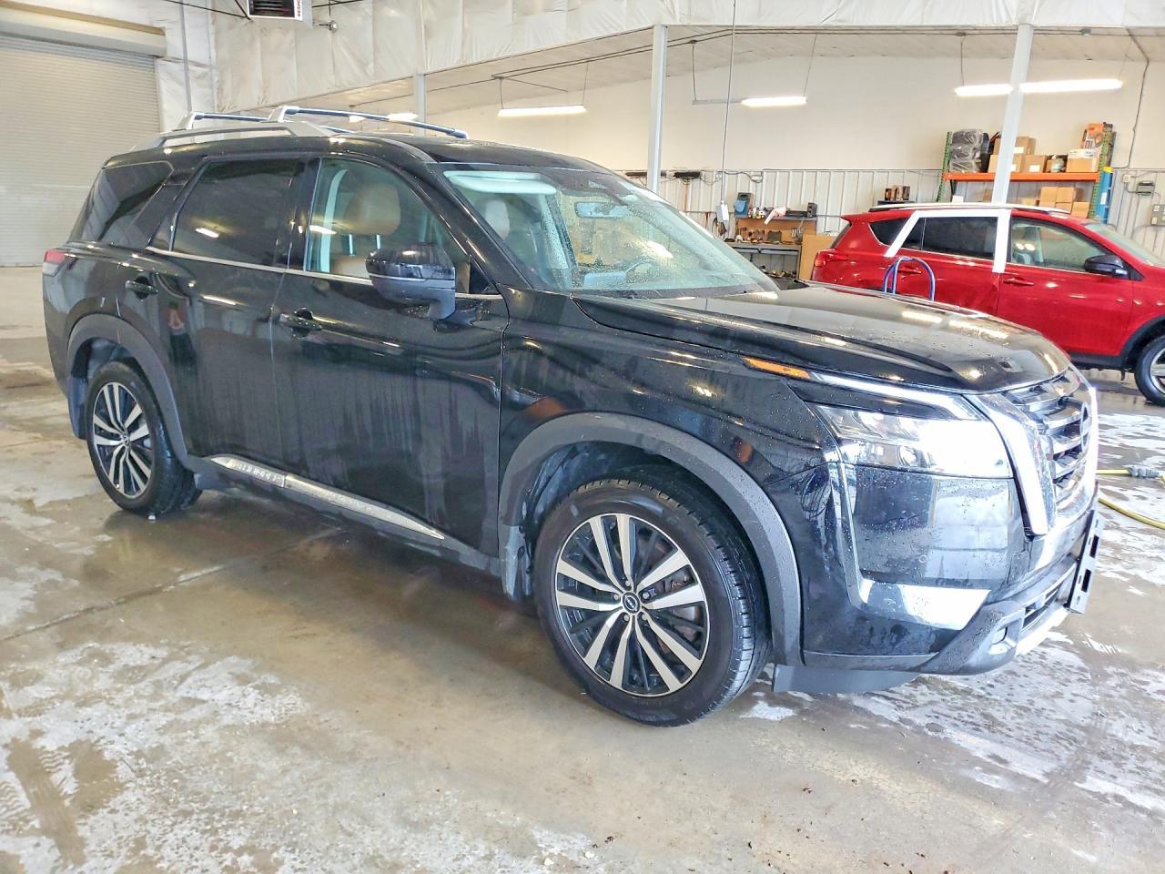 2024 Nissan Pathfinder Platinum - Фото 4