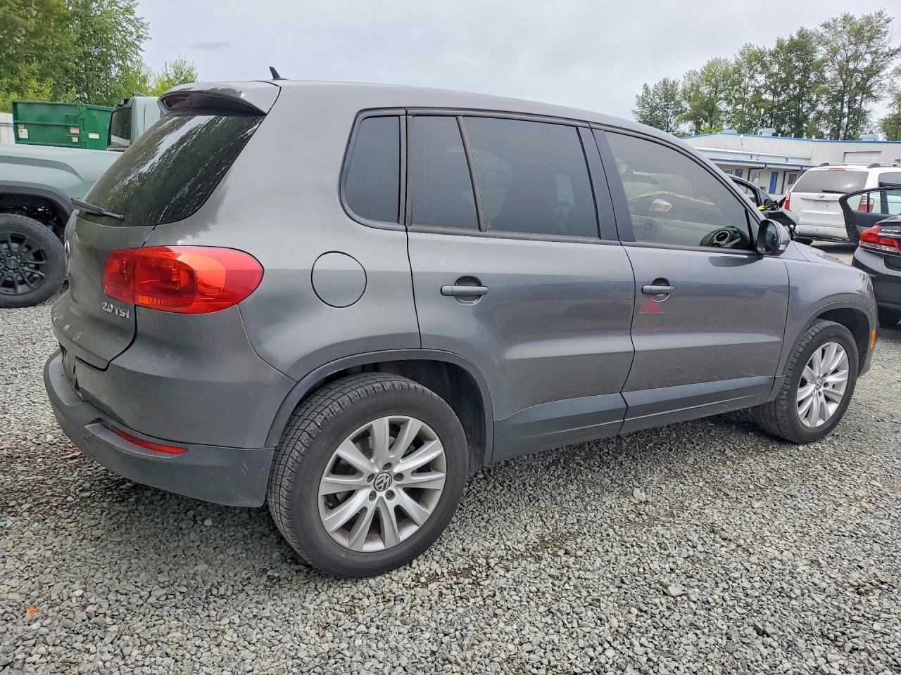 2012 Volkswagen Tiguan S - Фото 3