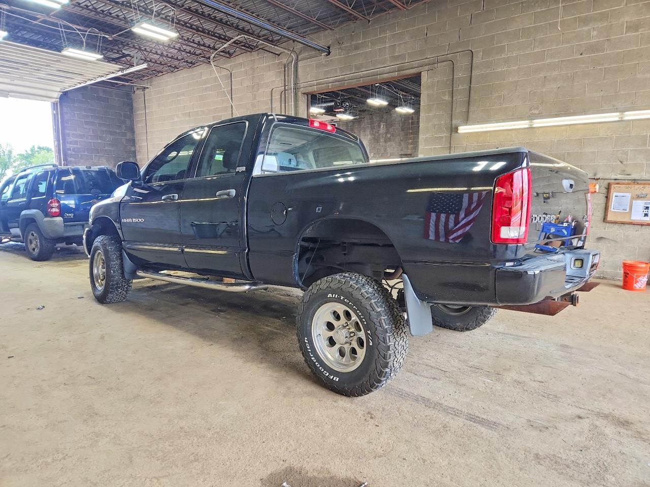 2004 Dodge Ram 1500 St - Фото 2
