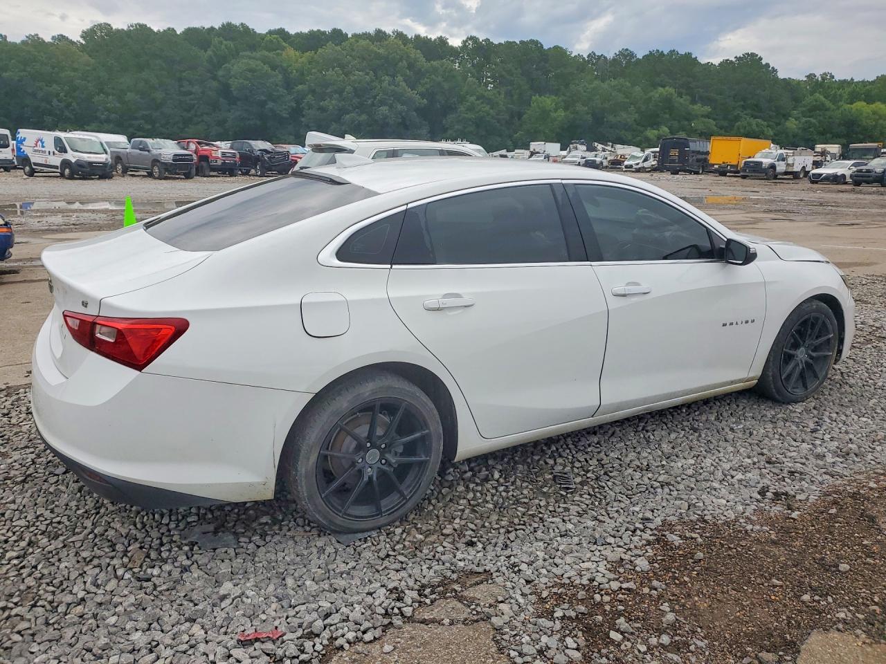 2018 Chevrolet Malibu Lt - Image 3