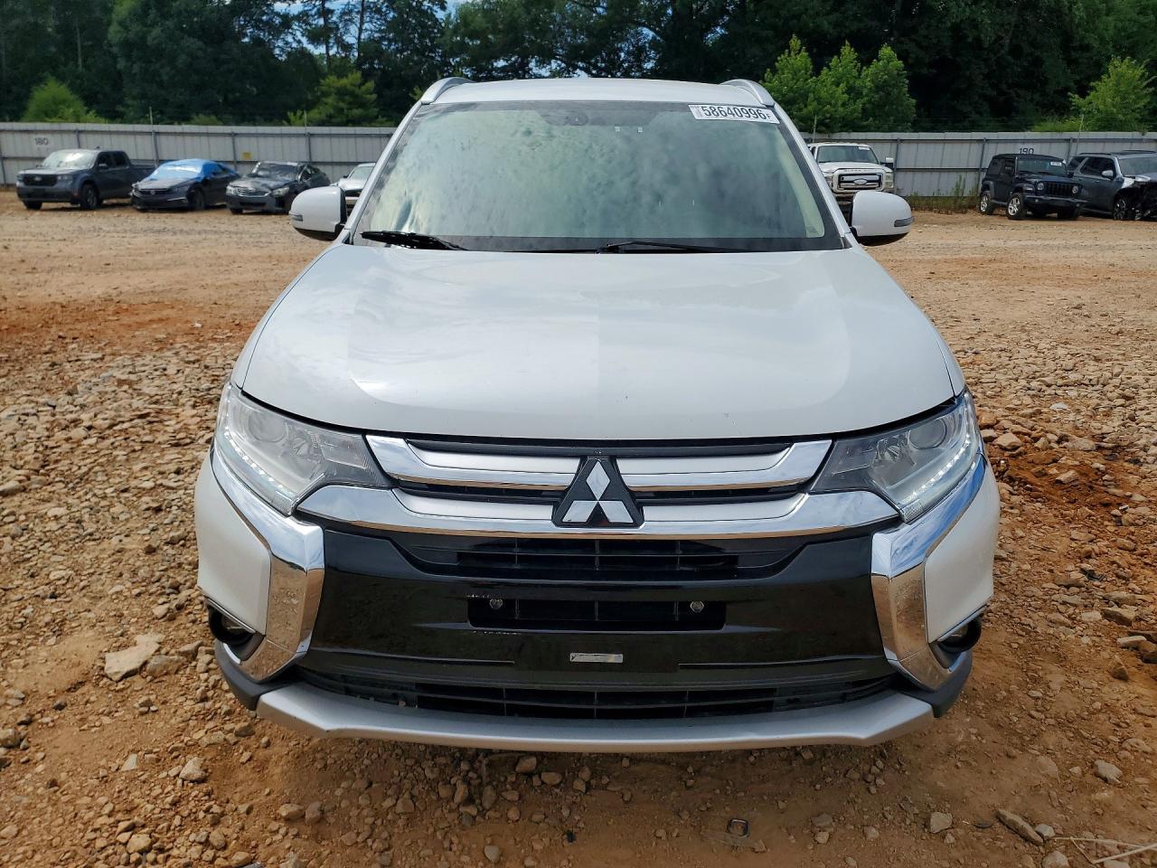 2017 Mitsubishi Outlander Se - Фото 5