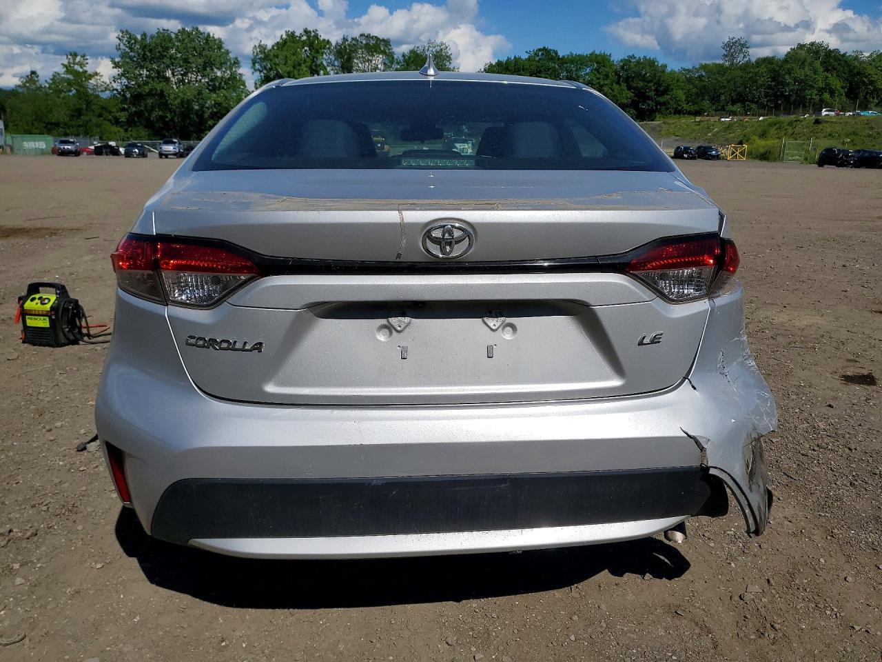 2022 Toyota Corolla Le - Image 6