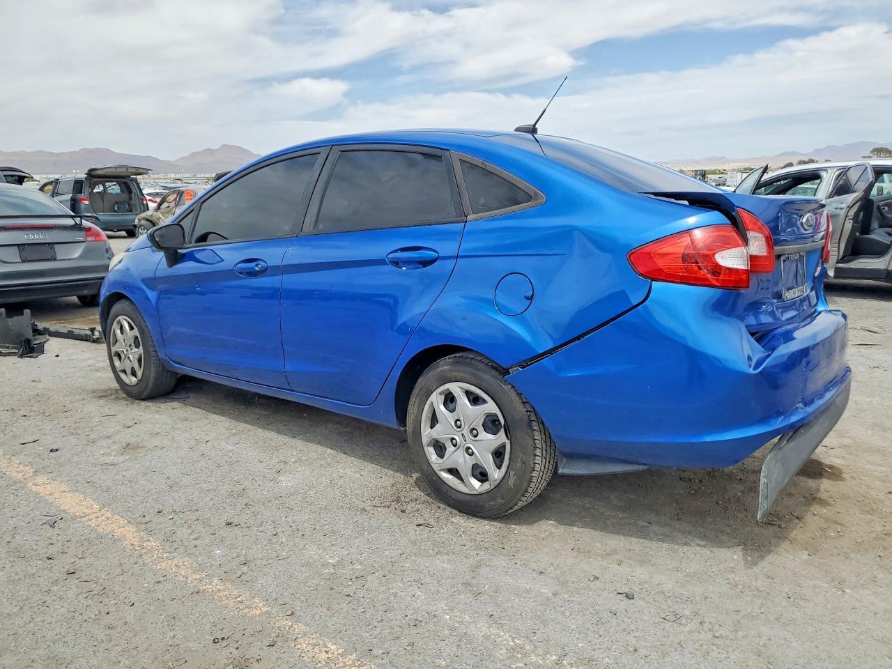 2011 Ford Fiesta S - Фото 2