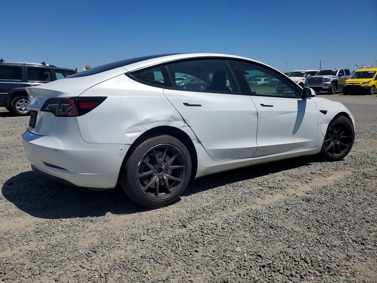 2022 Tesla Model 3 - Фото 3