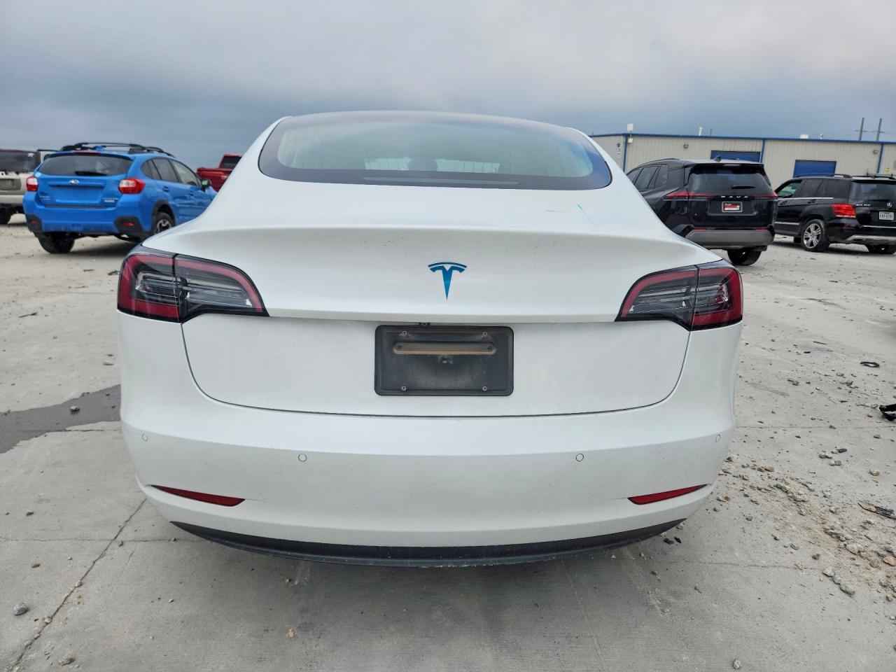 2020 Tesla Model 3 - Фото 6