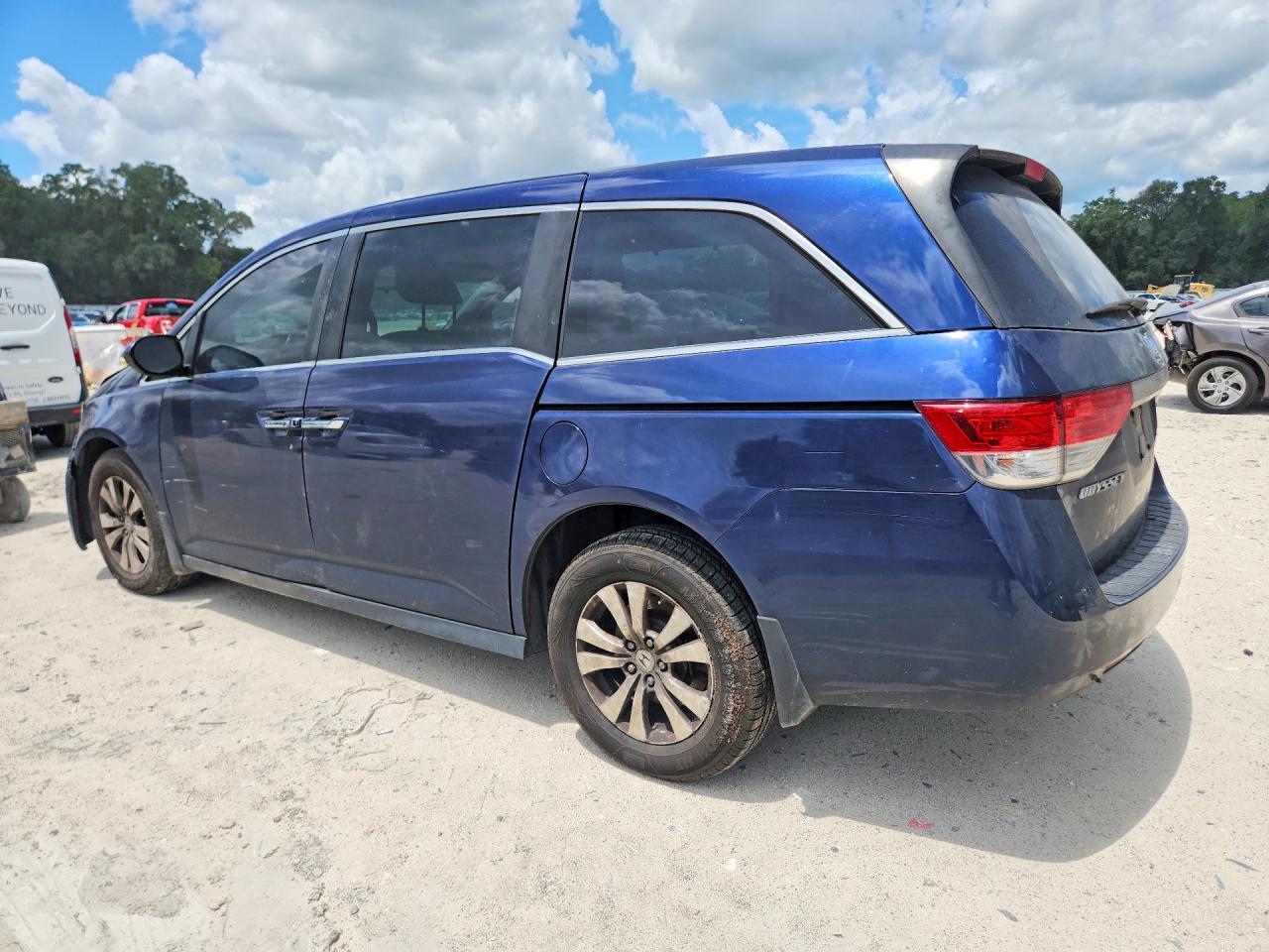 2016 Honda Odyssey Se - Image 2