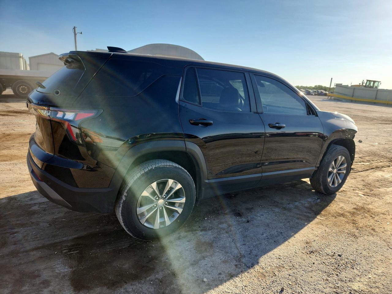 2025 Chevrolet Equinox Lt - Image 3