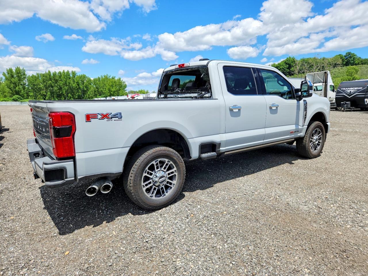 2026 Ford F350 Supe - Фото 3