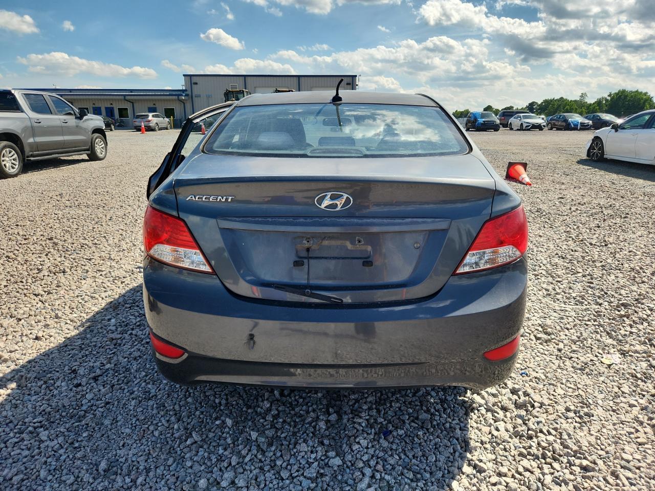 2012 Hyundai Accent Gls - Image 6