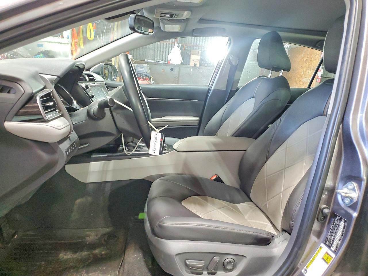 2019 Toyota Camry Xle - Image 7