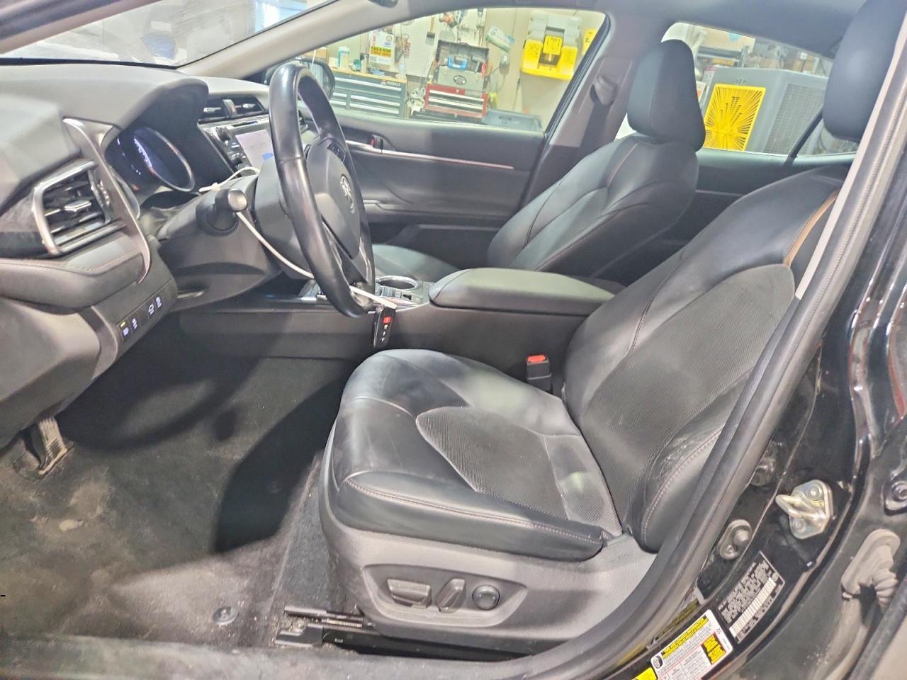 2020 Toyota Camry Hybrid Xle - Image 7