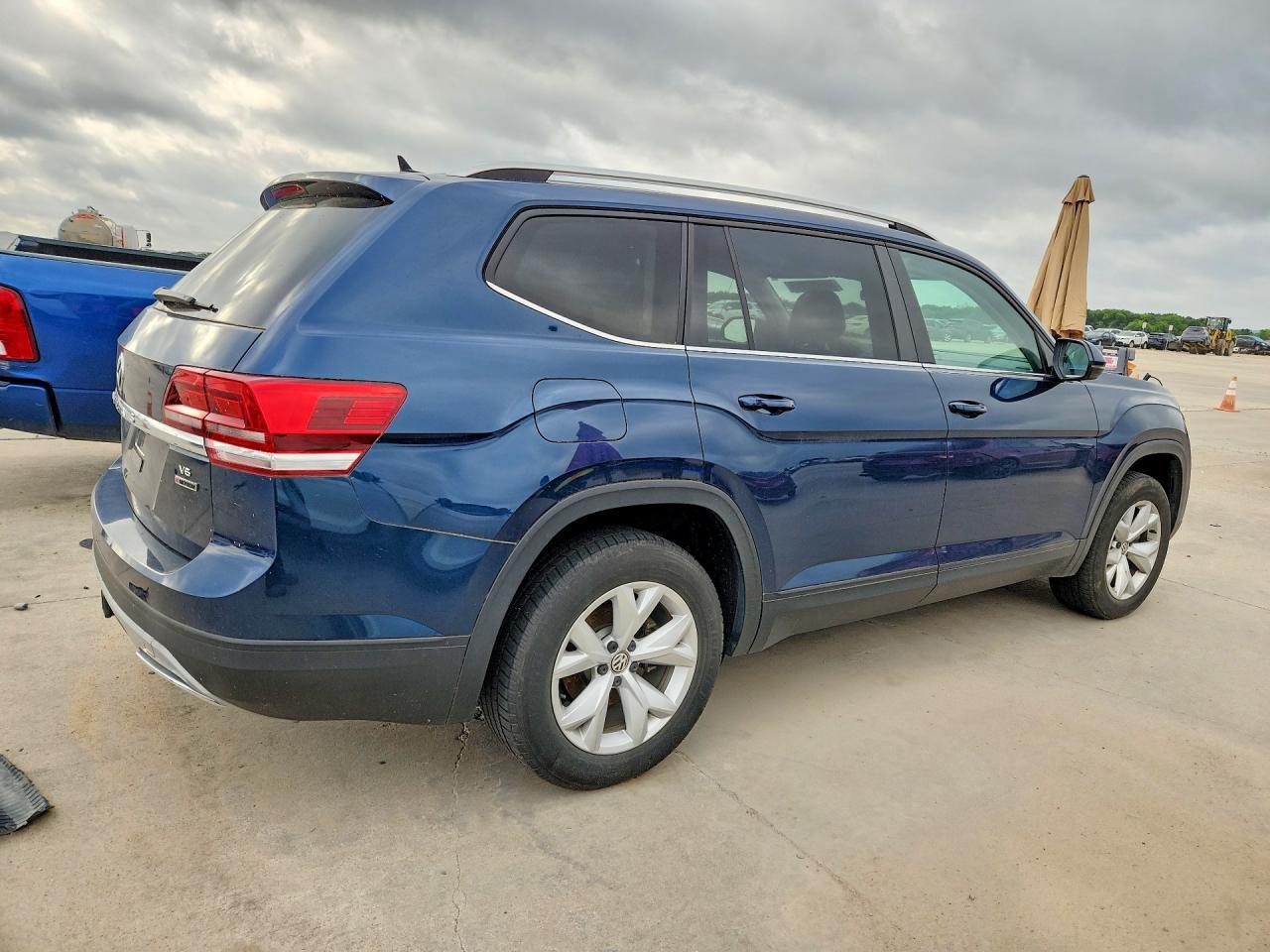 2018 Volkswagen Atlas Se - Image 3
