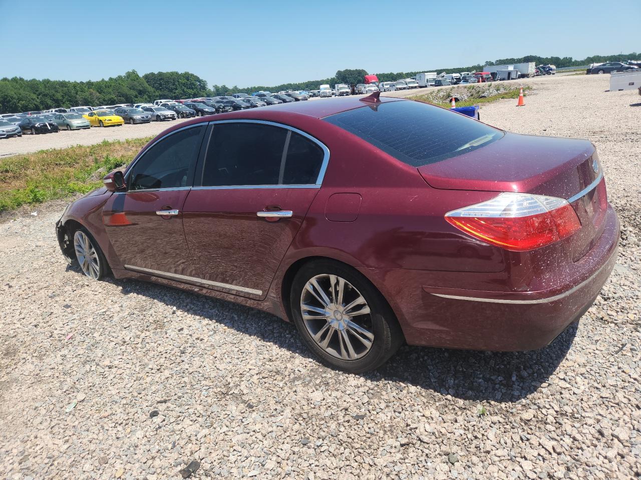 2011 Hyundai Genesis - Фото 2