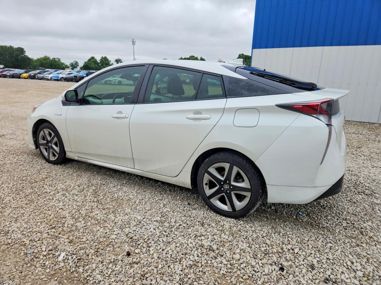 2017 Toyota Prius Three Touring - Image 2