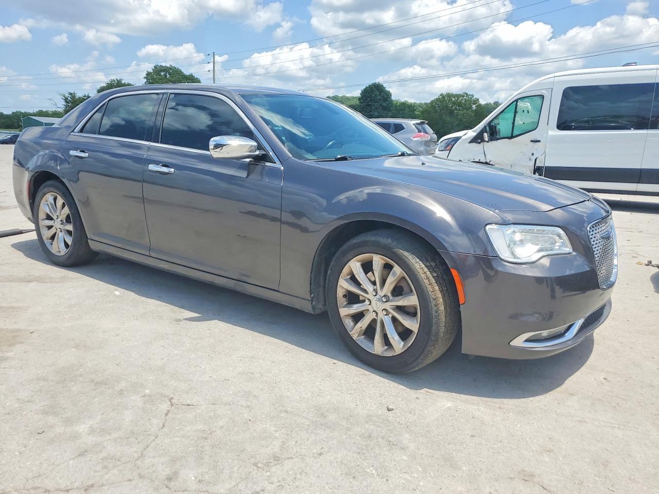 2018 Chrysler 300 Limited - Image 4