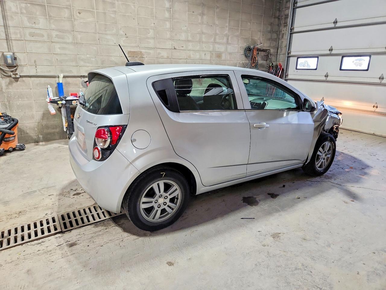 2016 Chevrolet Sonic Lt - Фото 3