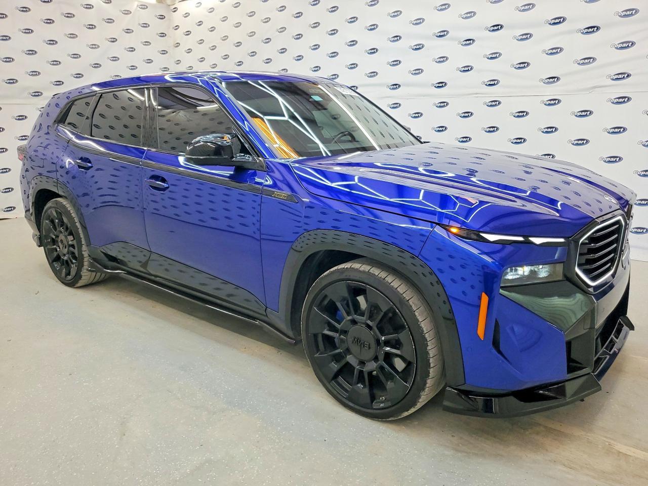 2023 BMW Xm - Фото 4