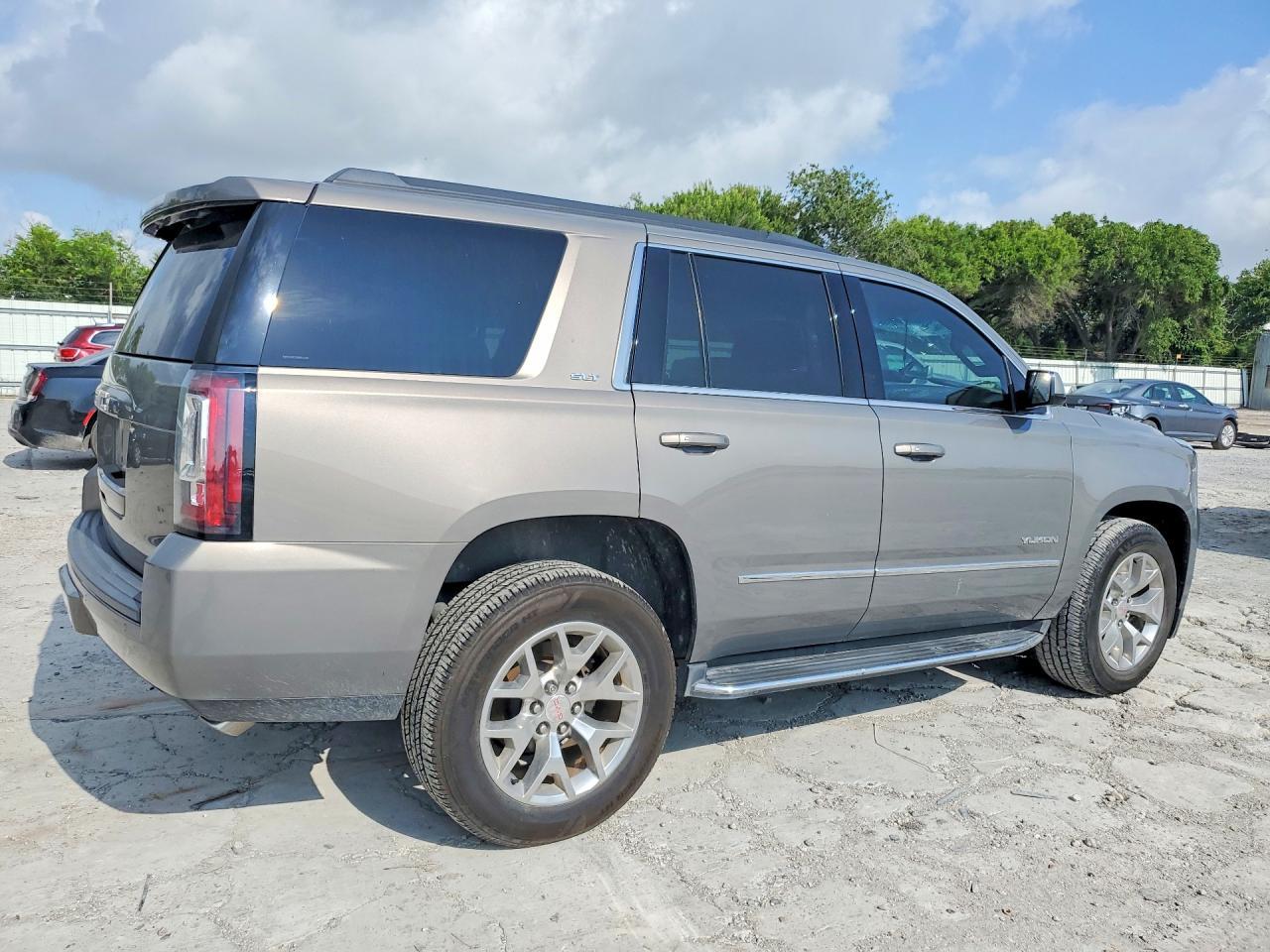 2019 GMC Yukon Slt - Image 3