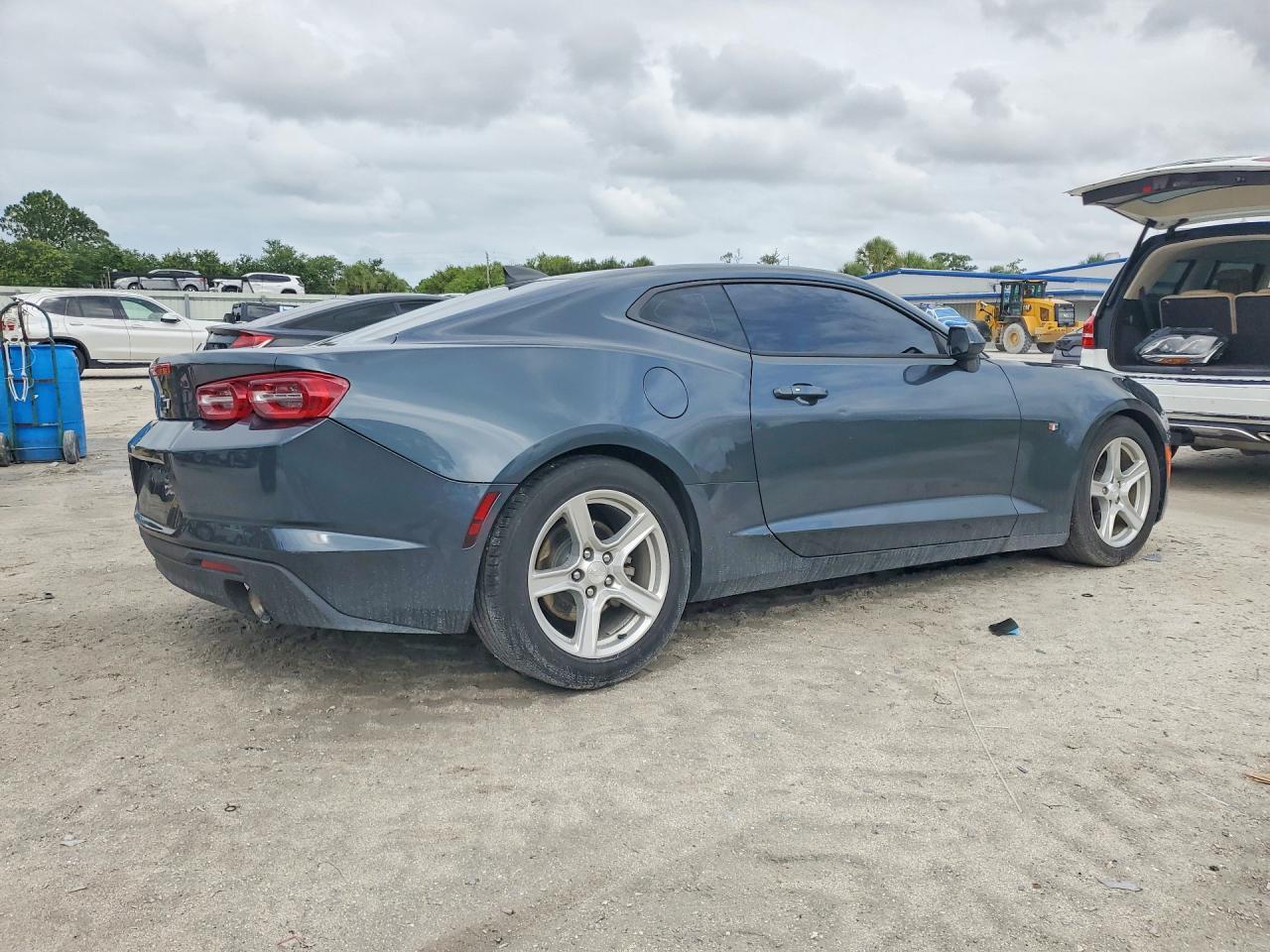 2019 Chevrolet Camaro Ls - Фото 3