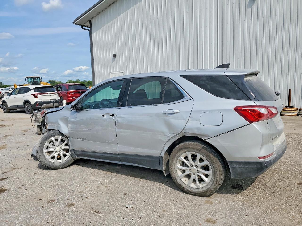 2018 Chevrolet Equinox Lt - Image 2