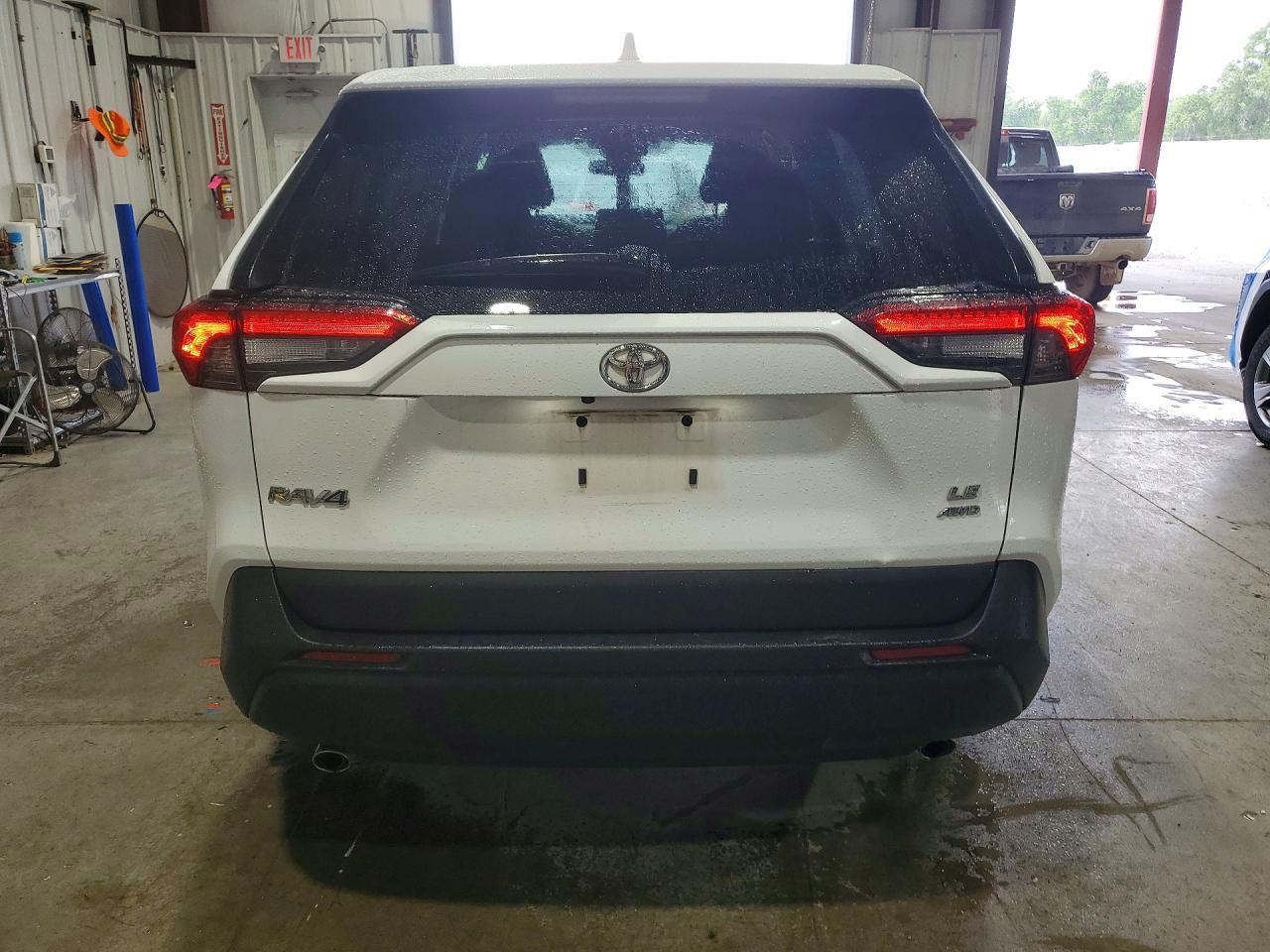 2024 Toyota Rav4 Le - Фото 6