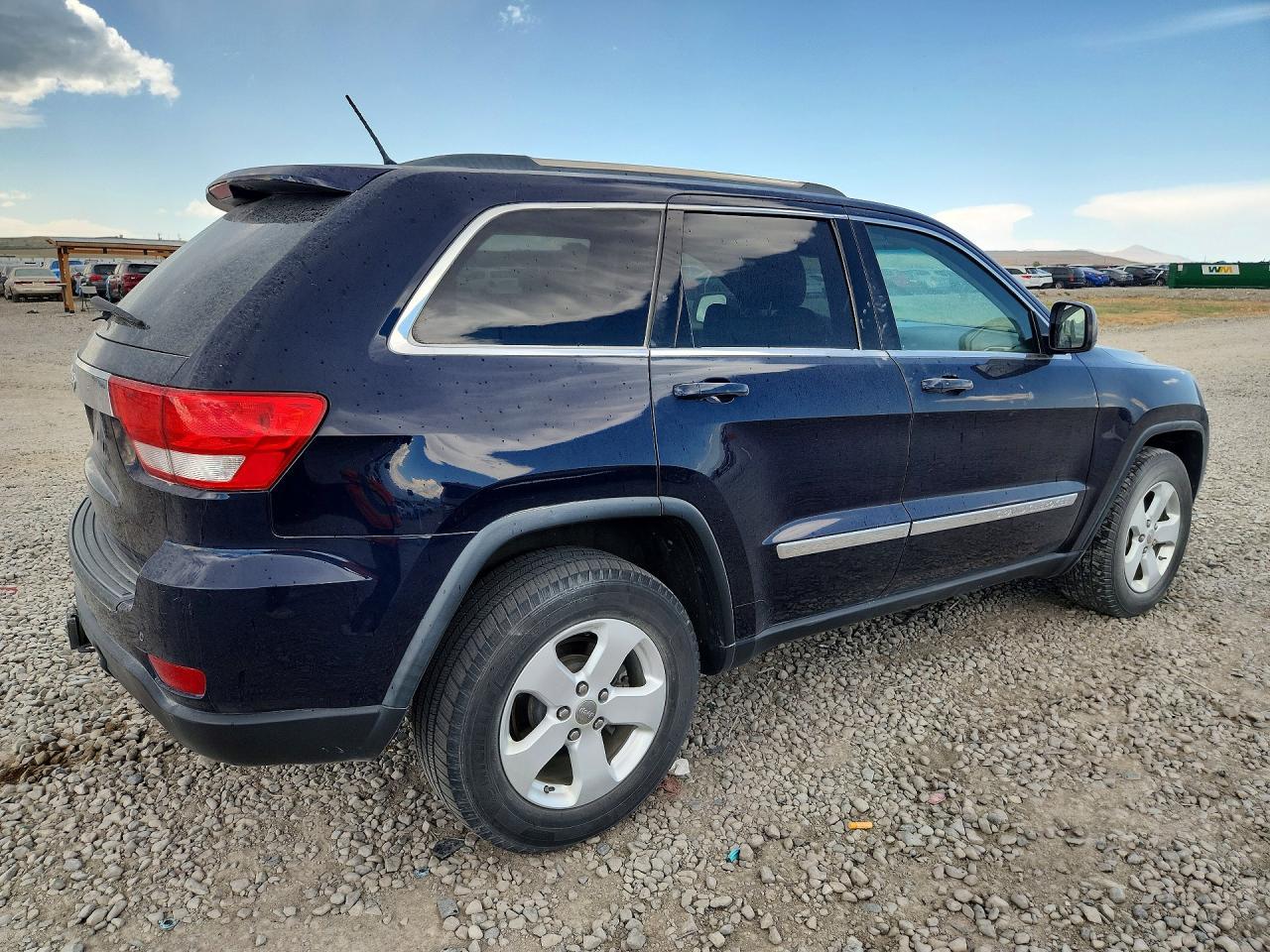 2013 Jeep Grand Cherokee Laredo - Image 3