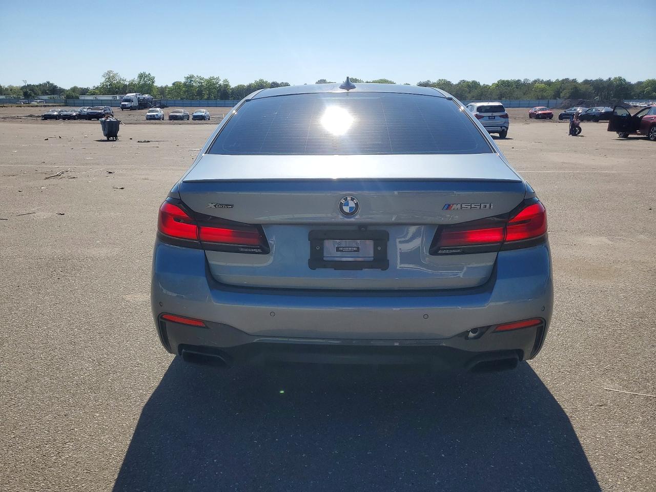 2021 BMW M550Xi - Фото 6