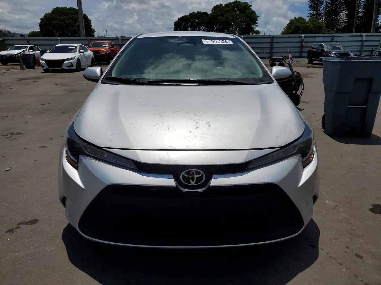 2024 Toyota Corolla Le - Image 5