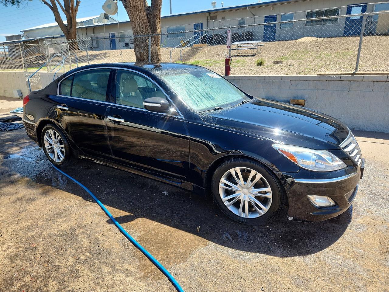 2013 Hyundai Genesis 3.8L - Фото 4