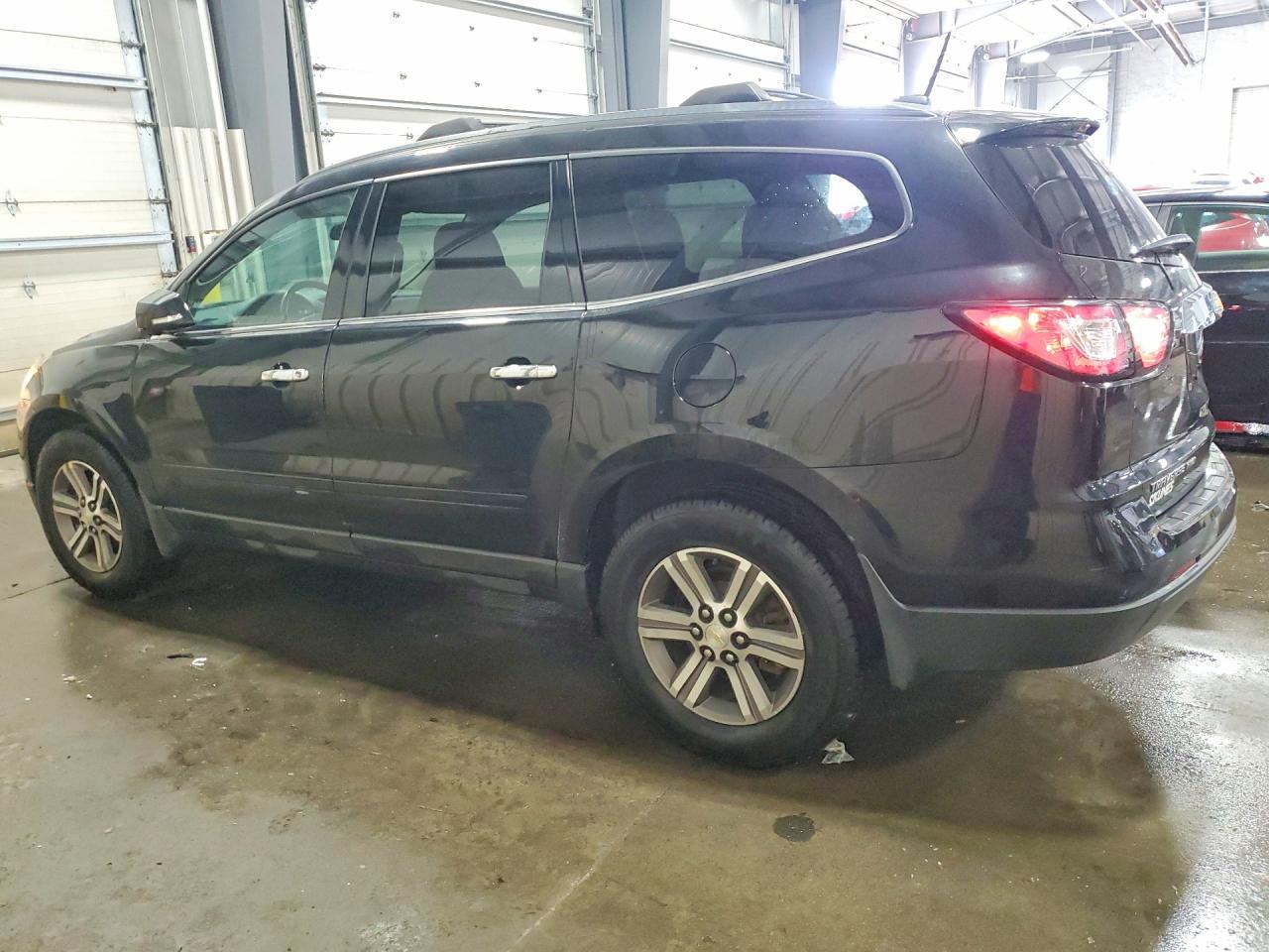 2017 Chevrolet Traverse Lt - Фото 2