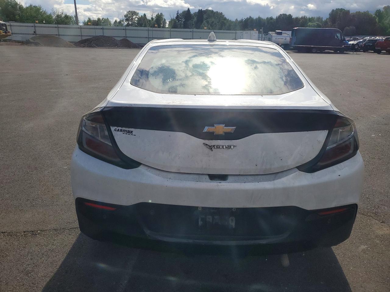 2017 Chevrolet Volt Premier - Image 6