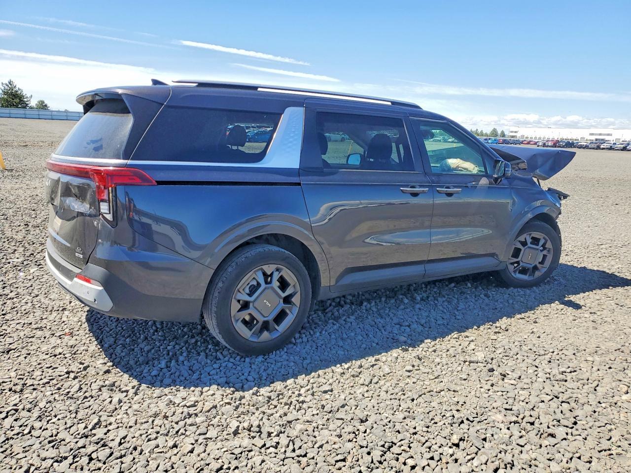 2025 Kia Carnival Ex - Image 3