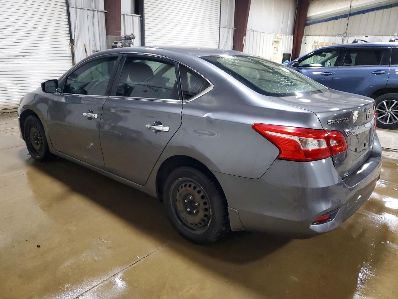 2018 Nissan Sentra S - Фото 2