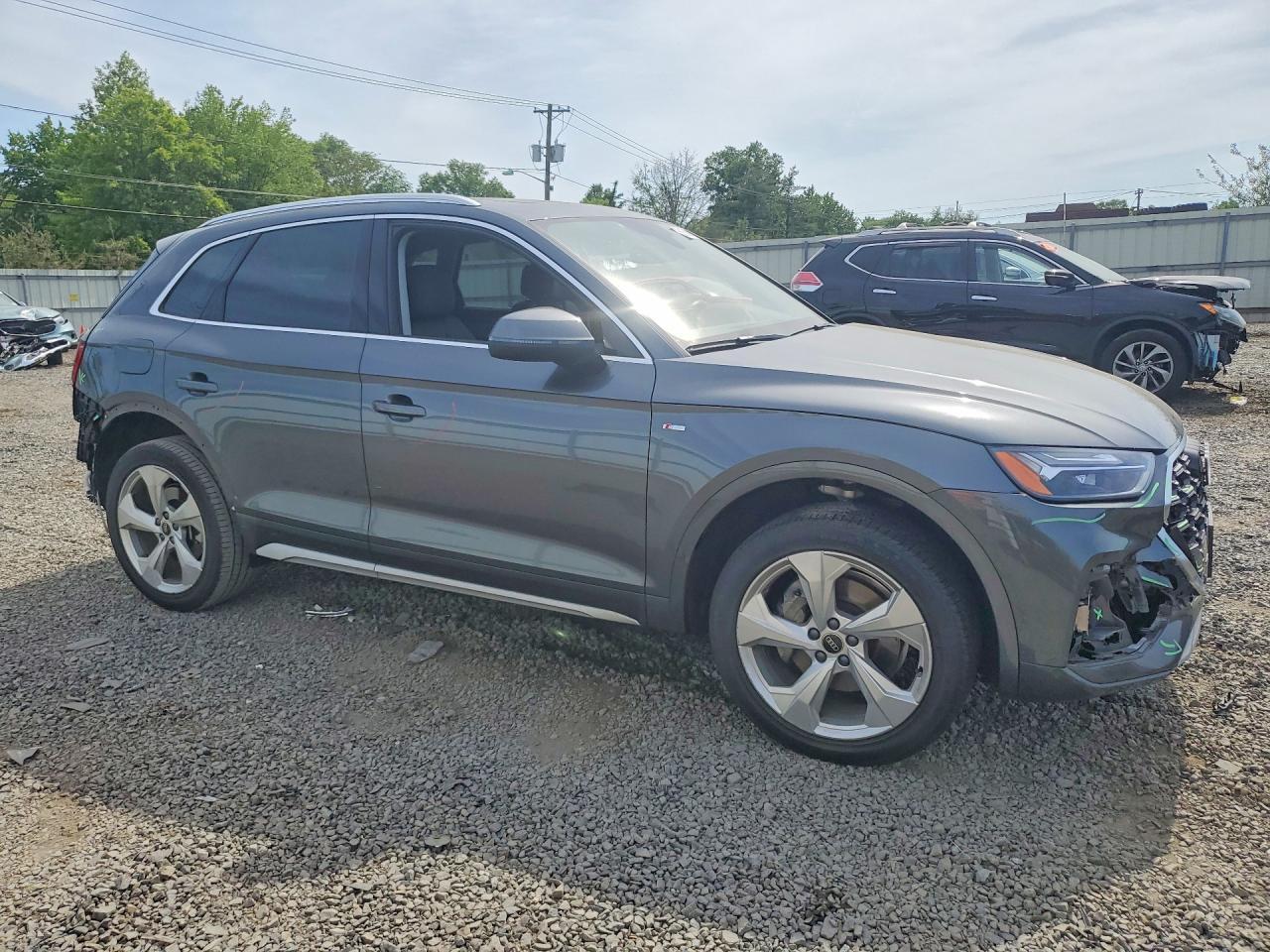 2024 Audi Q5 Premium Plus 45 - Image 4