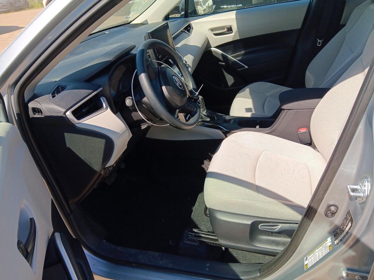 2025 Toyota Corolla Cross L - Фото 7