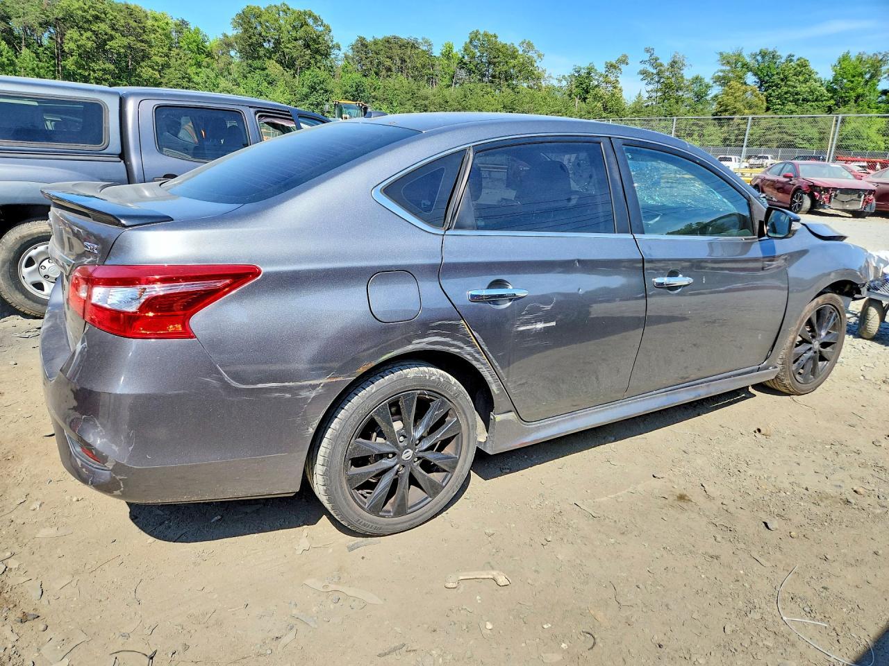 2017 Nissan Sentra Sr - Фото 3