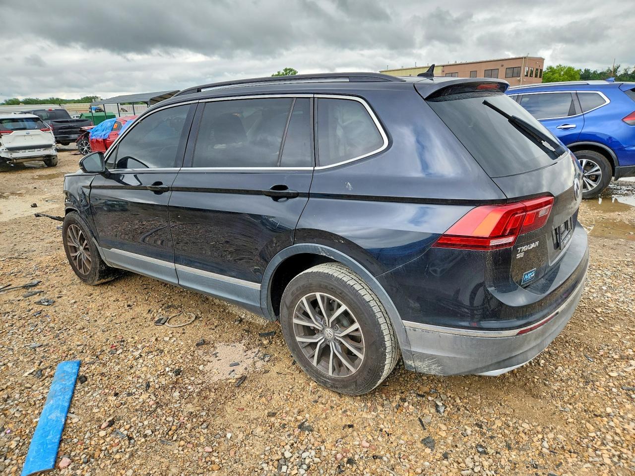 2018 Volkswagen Tiguan Se - Image 2