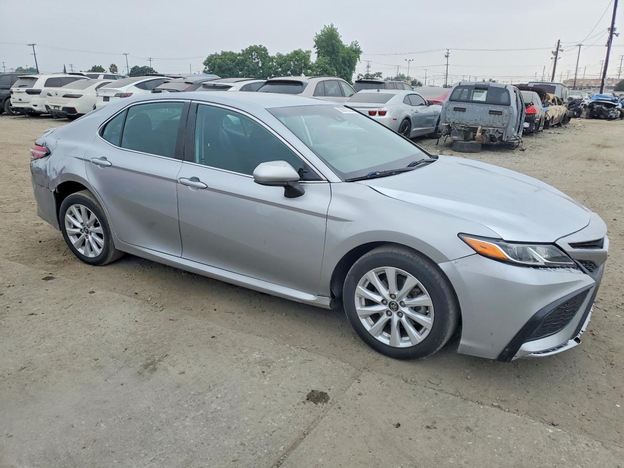 2019 Toyota Camry Le - Фото 4