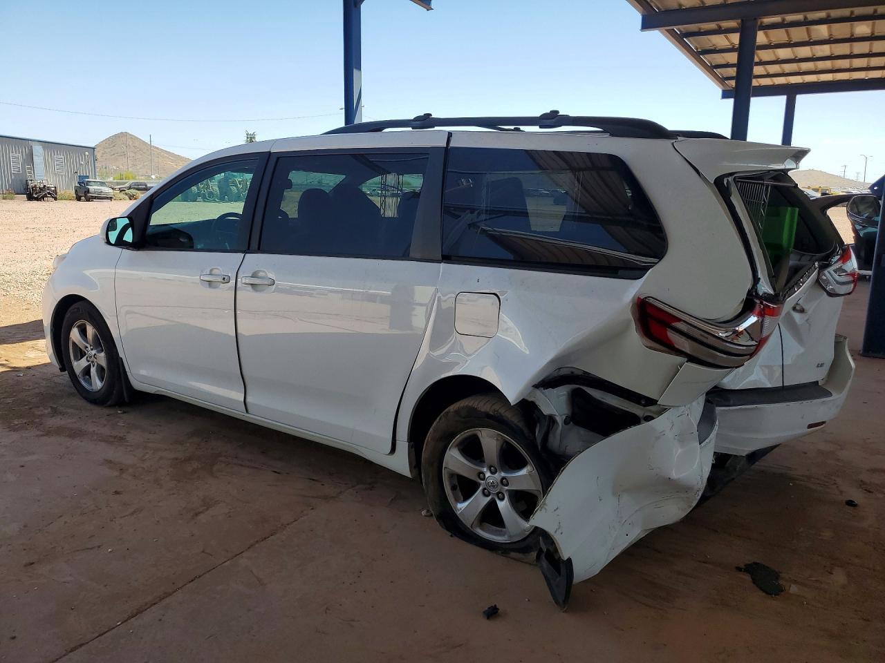 2016 Toyota Sienna Le - Фото 2