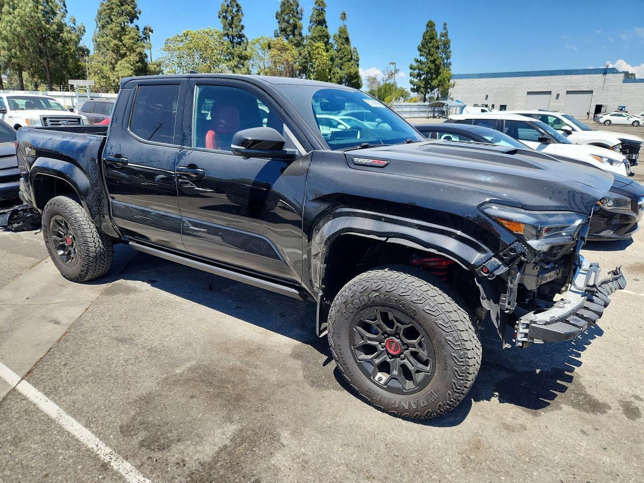 2025 Toyota Tacoma Trd Pro Hv - Image 4