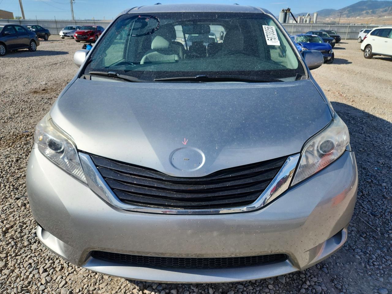 2015 Toyota Sienna Le - Image 5