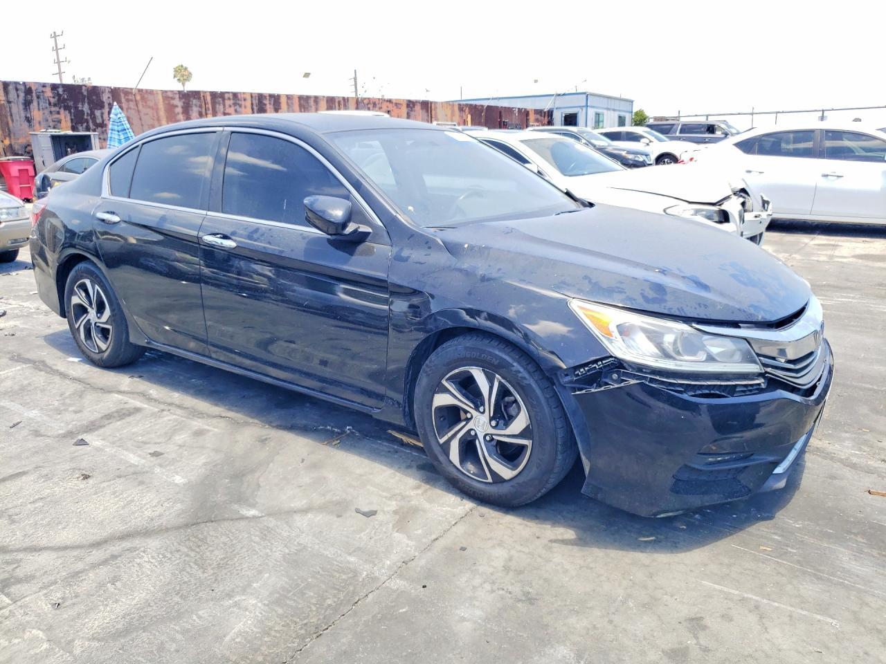 2017 Honda Accord Lx - Фото 4