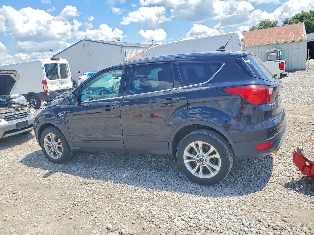2019 Ford Escape Se - Фото 2