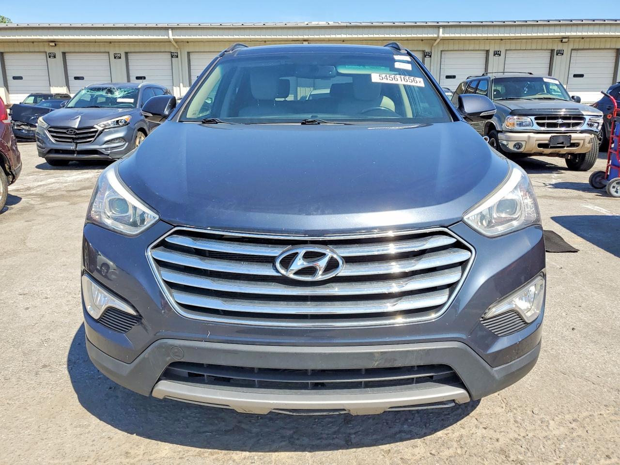 2016 Hyundai Santa Fe Se - Image 5