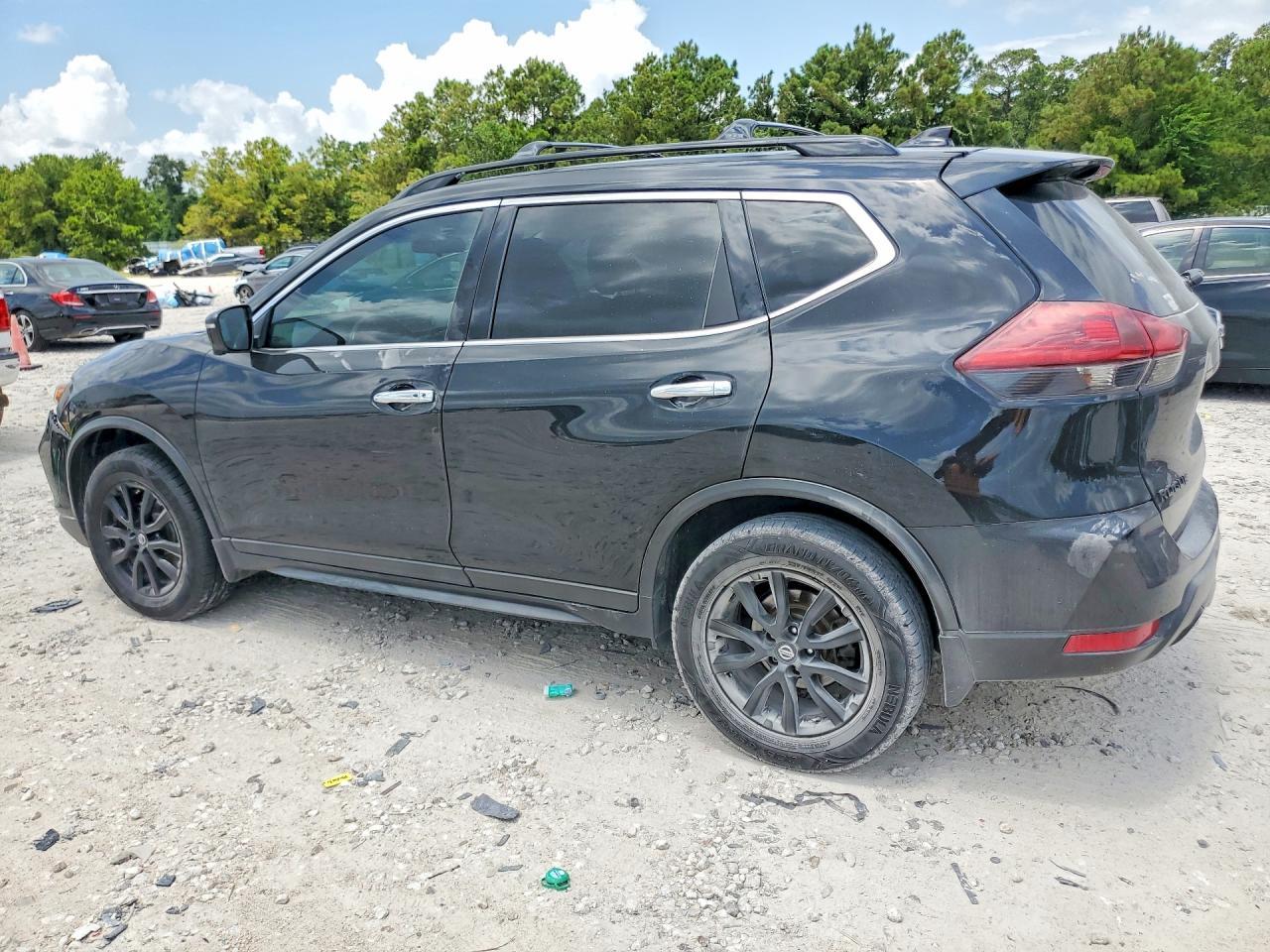 2018 Nissan Rogue S - Image 2